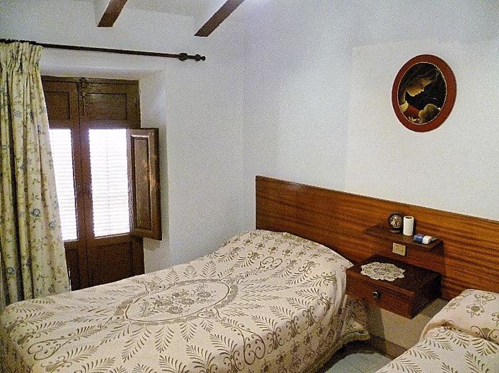 Image No.26-8 Bed Village House for sale