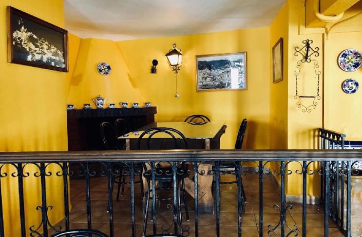 Image No.12-1 Bed Property for sale