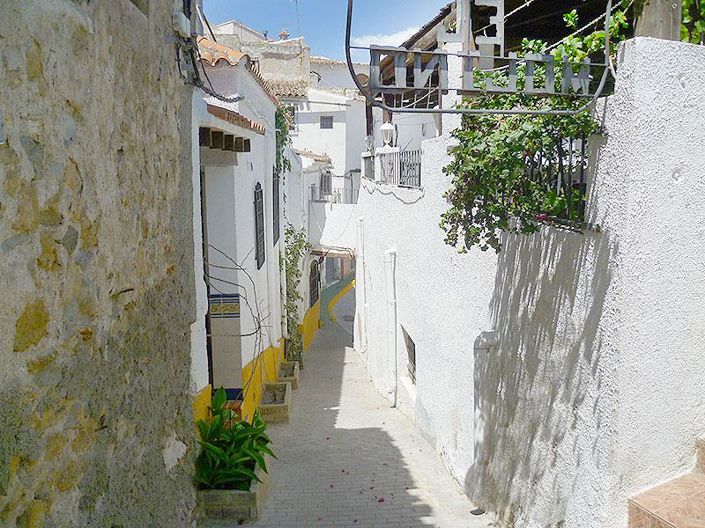 Image No.40-1 Bed Property for sale