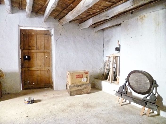 Image No.16-8 Bed Townhouse for sale