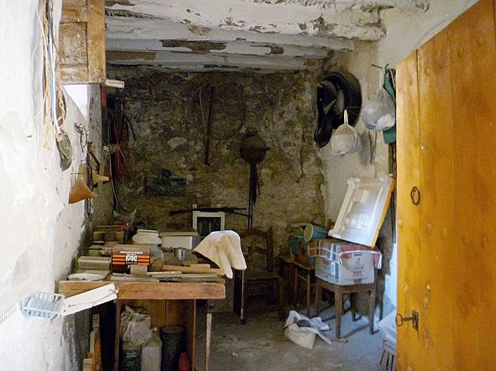 Image No.30-8 Bed Townhouse for sale