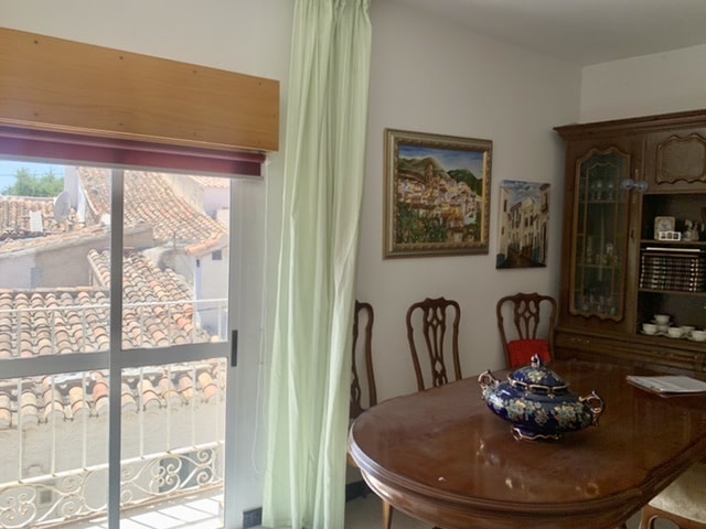 Image No.15-4 Bed Townhouse for sale