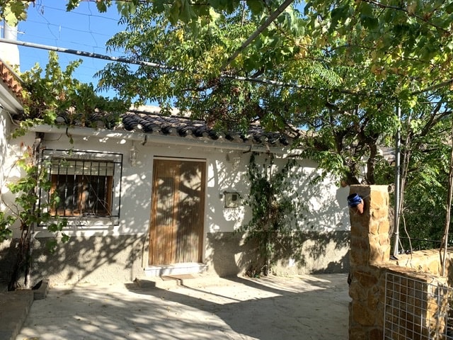 Image No.1-4 Bed Country House for sale