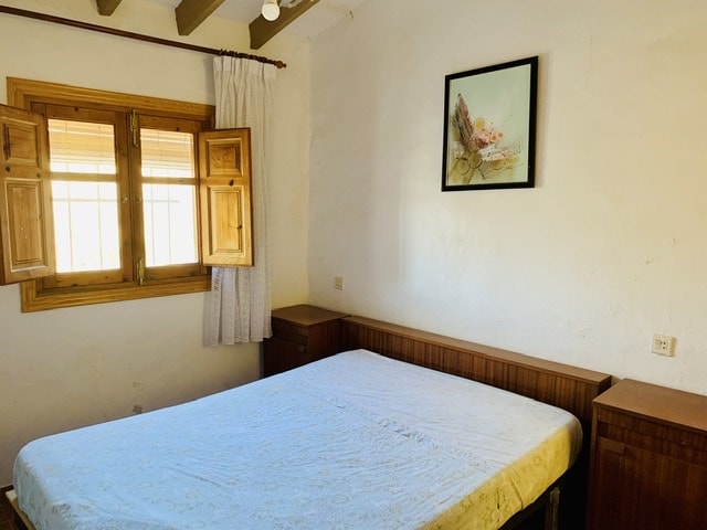 Image No.15-4 Bed Country House for sale