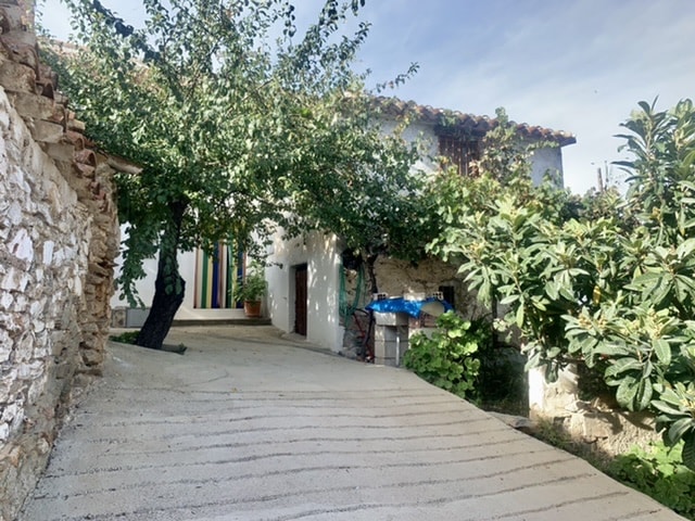 Image No.2-4 Bed Country House for sale