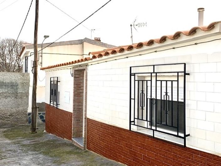 Image No.32-4 Bed Townhouse for sale