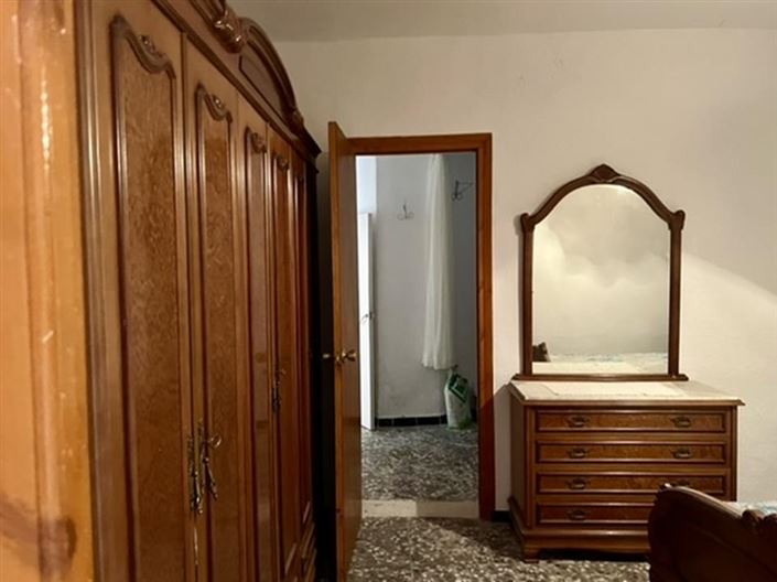 Image No.9-5 Bed Townhouse for sale