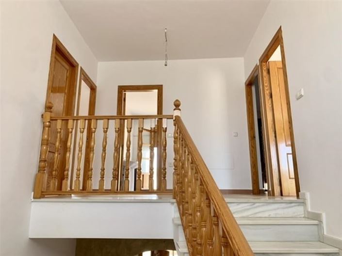 Image No.37-5 Bed Villa for sale