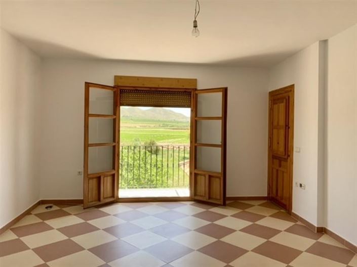 Image No.40-5 Bed Villa for sale