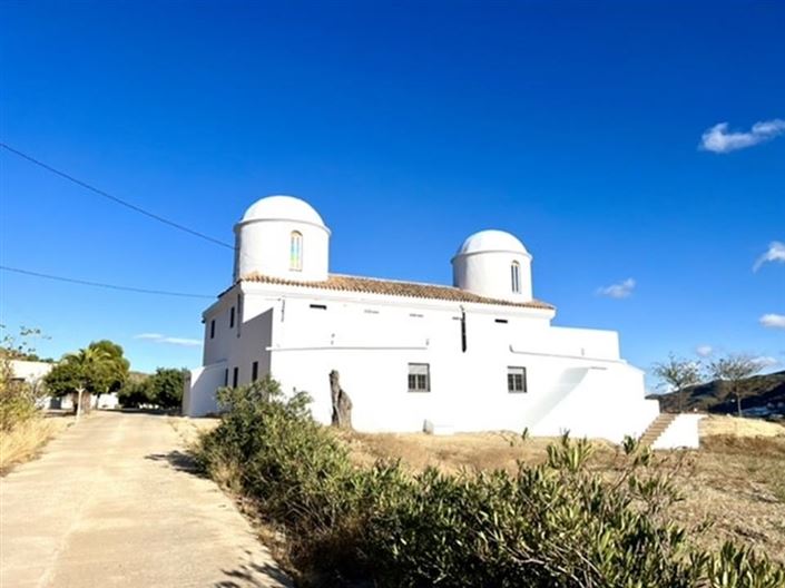 Image No.23-6 Bed Country House for sale