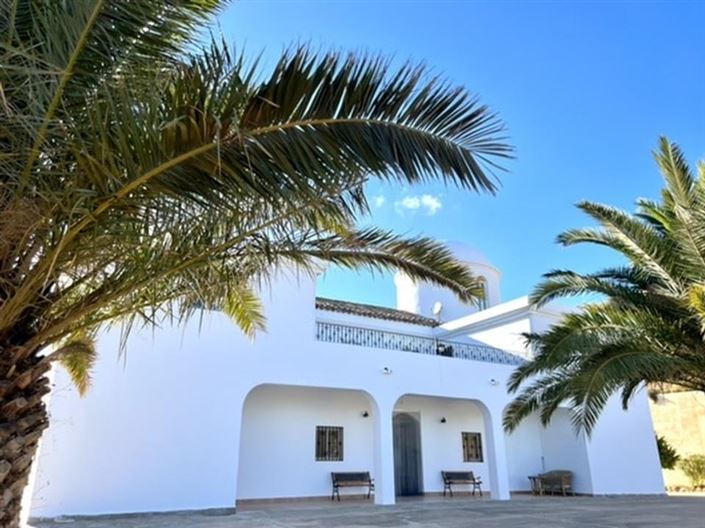 Image No.4-6 Bed Country House for sale