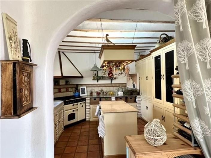 Image No.23-7 Bed Country House for sale