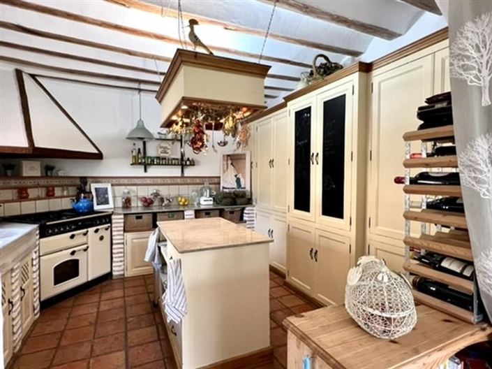 Image No.26-7 Bed Country House for sale