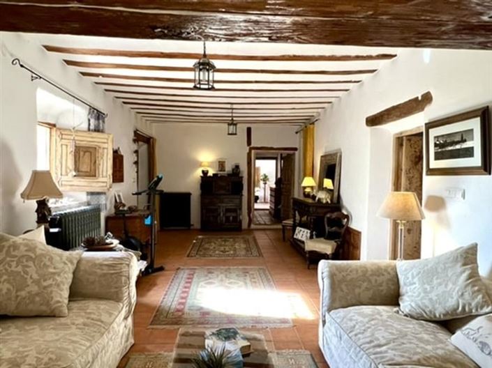 Image No.33-7 Bed Country House for sale