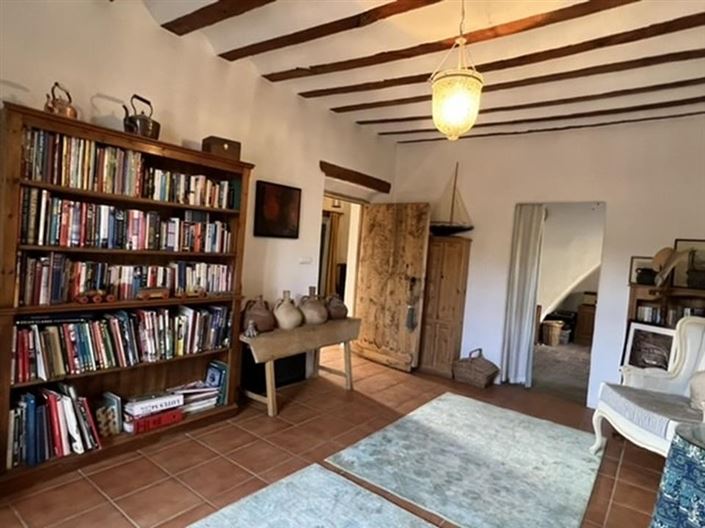 Image No.37-7 Bed Country House for sale