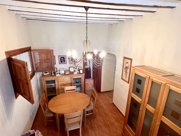 Image No.12-4 Bed Townhouse for sale