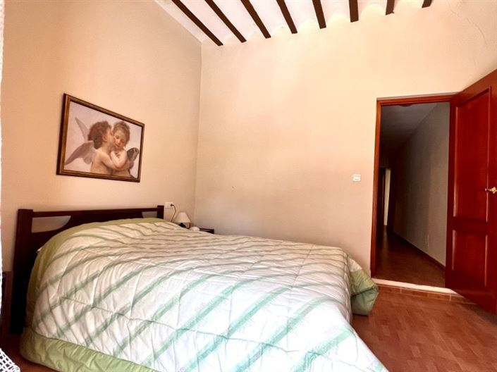 Image No.16-4 Bed Townhouse for sale