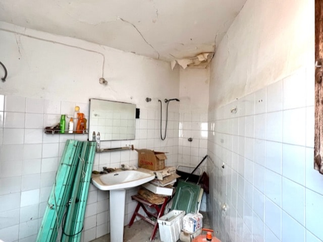 Image No.13-5 Bed Townhouse for sale