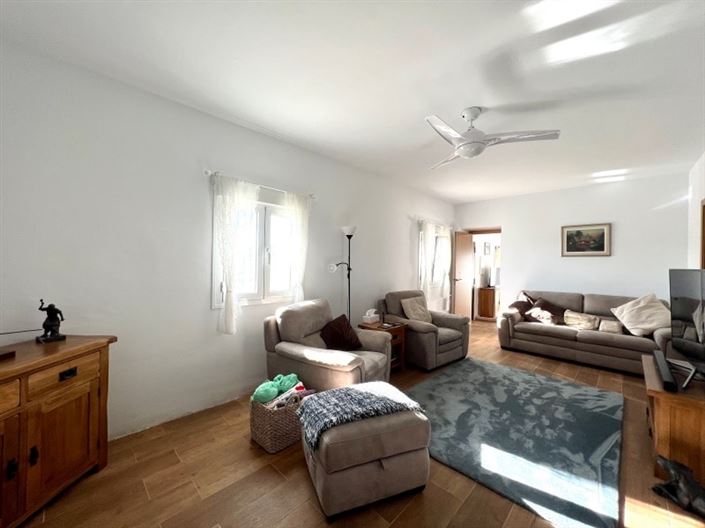 Image No.20-4 Bed Country House for sale