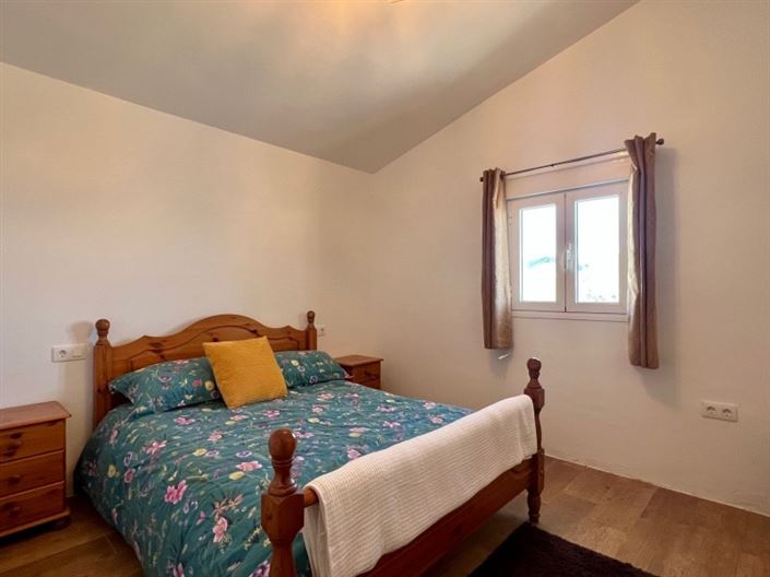 Image No.24-4 Bed Country House for sale