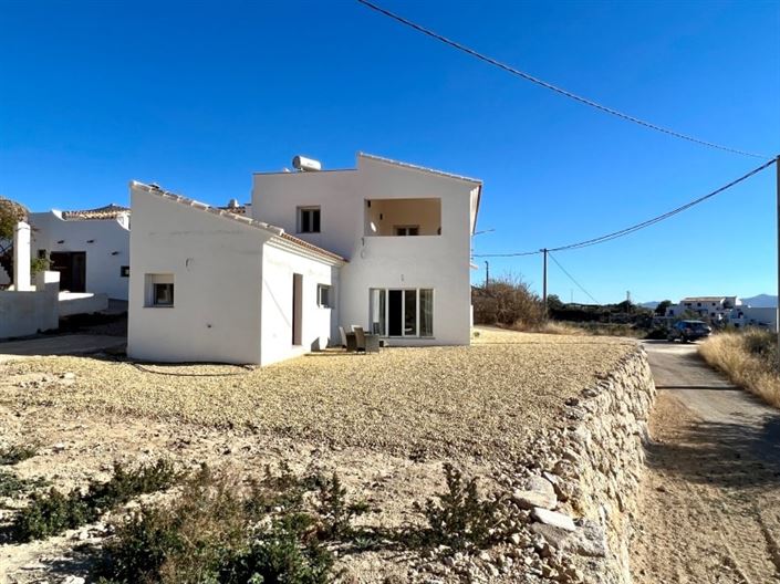 Image No.41-4 Bed Country House for sale