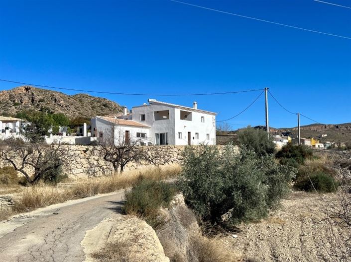 Image No.45-4 Bed Country House for sale