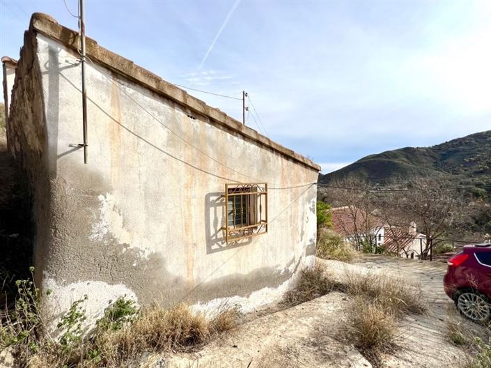 Image No.35-3 Bed Townhouse for sale