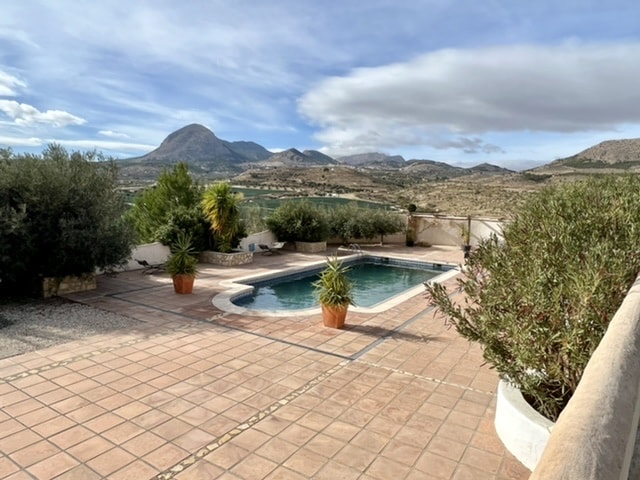 Image No.87-7 Bed Cortijo for sale