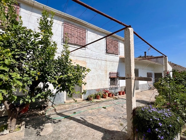 Image No.5-6 Bed Country House for sale