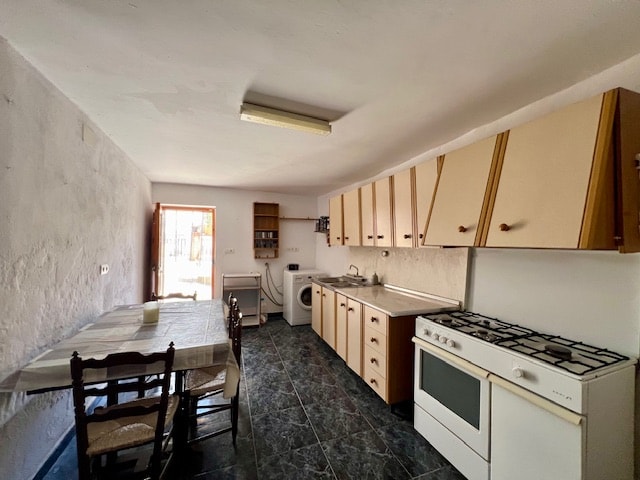 Image No.17-4 Bed Village House for sale