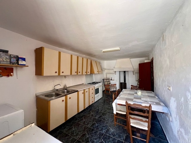 Image No.18-4 Bed Village House for sale