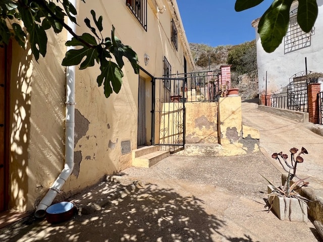 Image No.3-4 Bed Village House for sale