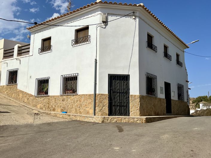 Image No.50-5 Bed Townhouse for sale