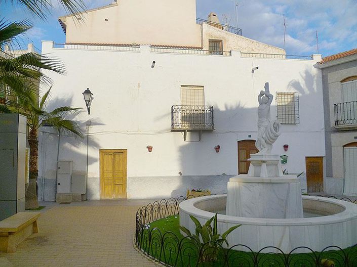 Image No.10-7 Bed Village House for sale