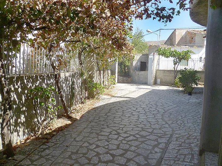 Image No.4-5 Bed Country House for sale