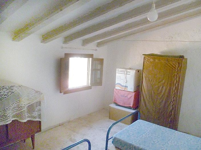 Image No.8-5 Bed Country House for sale