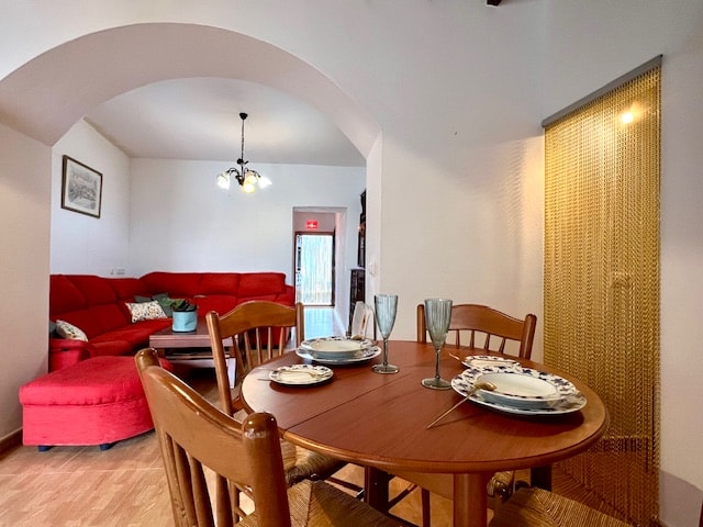 Image No.27-4 Bed Townhouse for sale