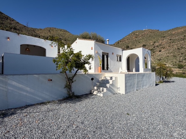Image No.51-2 Bed Villa for sale