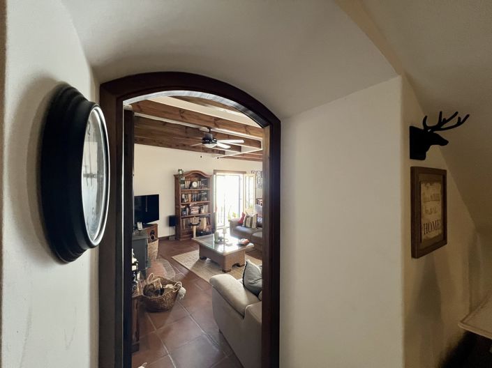 Image No.12-5 Bed Townhouse for sale