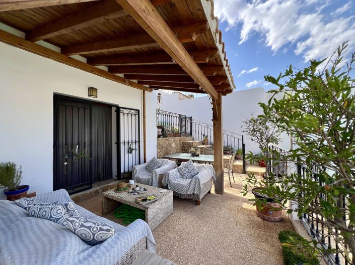 Image No.22-5 Bed Townhouse for sale