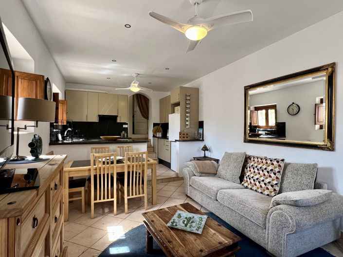 Image No.42-5 Bed Townhouse for sale