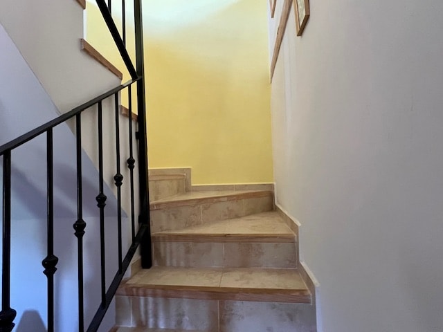 Image No.15-2 Bed Country House for sale