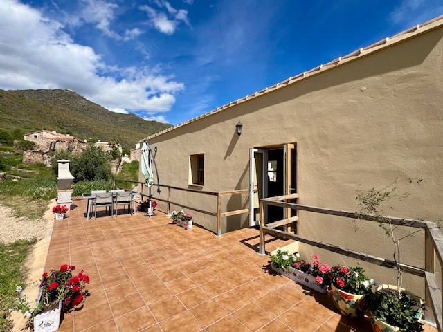 Image No.23-2 Bed Country House for sale