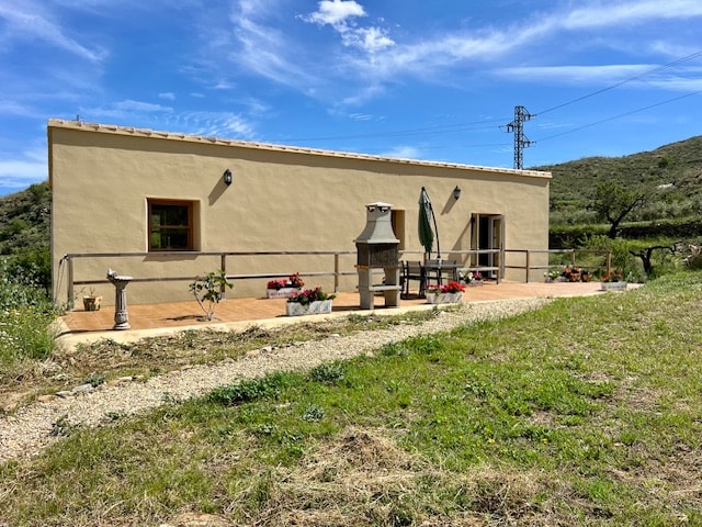 Image No.30-2 Bed Country House for sale