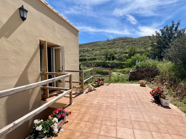 Image No.5-2 Bed Country House for sale