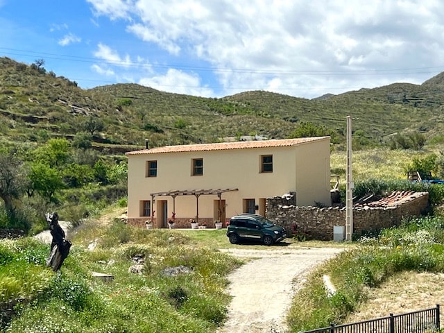 Image No.8-2 Bed Country House for sale