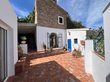 Casa y Campo - the property finders most sold property