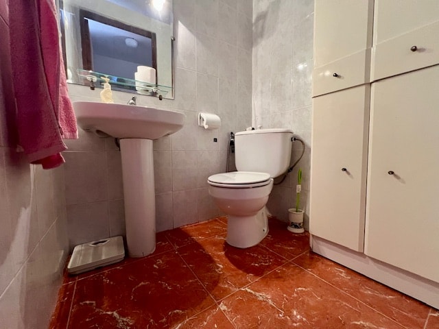 Image No.11-5 Bed Country House for sale