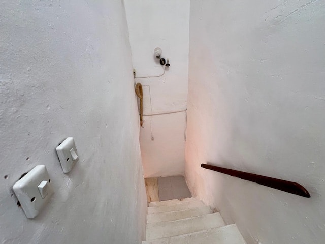 Image No.13-5 Bed Country House for sale