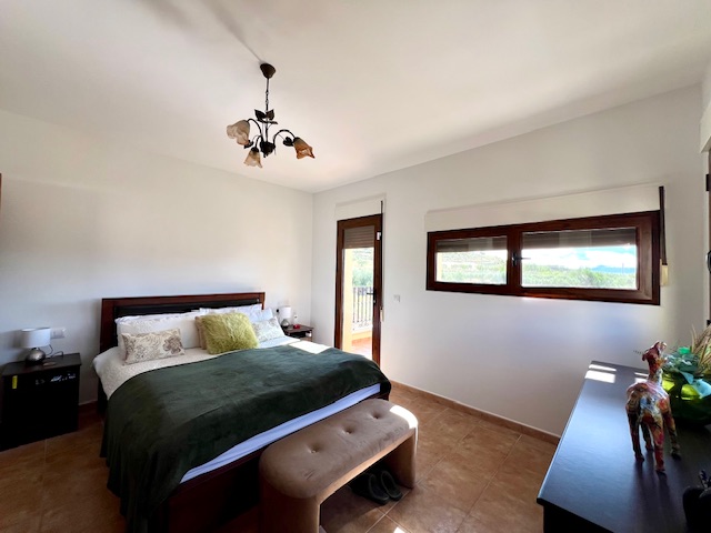 Image No.29-3 Bed Villa for sale